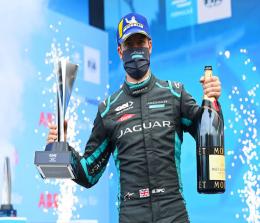 Mitch Evans, sukses meraih kemenangan di Formula E Jakarta 2022.